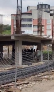 Bursa'da İnşaat Alanında Sopalı Kavga: İşçiler Birbirine Girdi