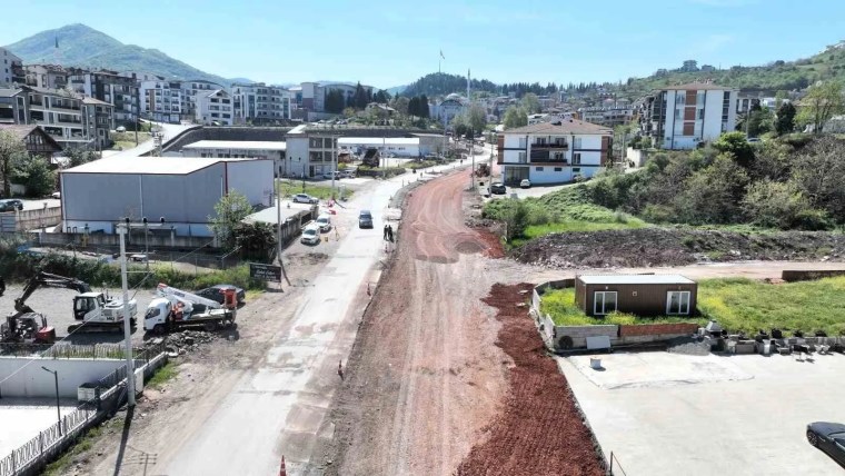 Başiskele'de Hoca Ahmet Yesevi Caddesi Genişletiliyor