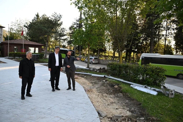 Kartepe'ye Yeni Mahalle Meydanları Geliyor