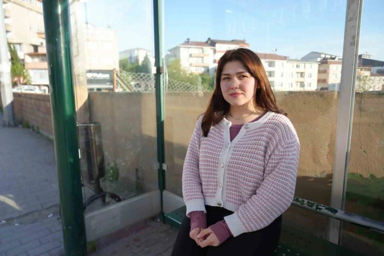 Genç Kadın Durakta Tacizciyi Kaydetti: "Ben Hovardayım, Hovarda"