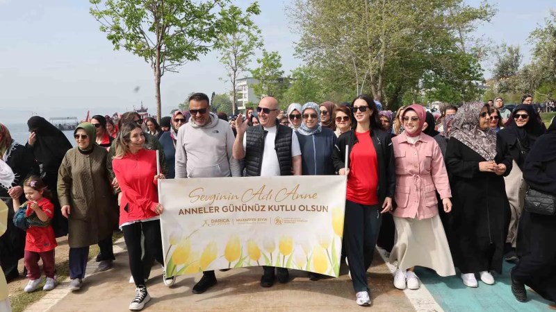 Darıca'da Anneler Günü Yürüyüşü Düzenlendi