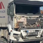 Kocaeli'de Tır ile Çarpışan Servis Aracındaki Yaralıdan Biri Hayatını Kaybetti