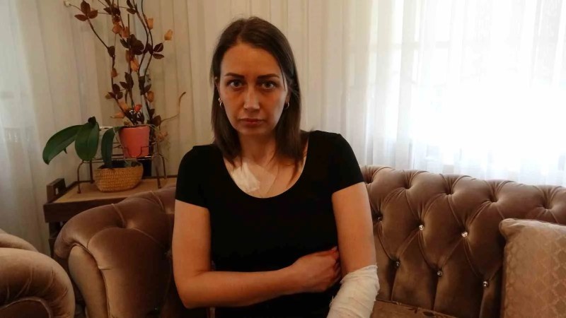 Sultangazi'de Dehşet: Çocuğunun Önünde Eşini Bıçakladı