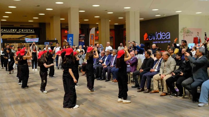 Kansere Karşı Sesler Yükseldi: Sağlık, Eğitim ve Sanat Bir Arada