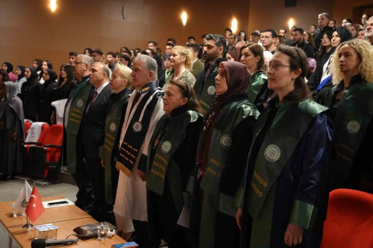 Geleceğin Eczacıları Beyaz Önlüklerini Giydi