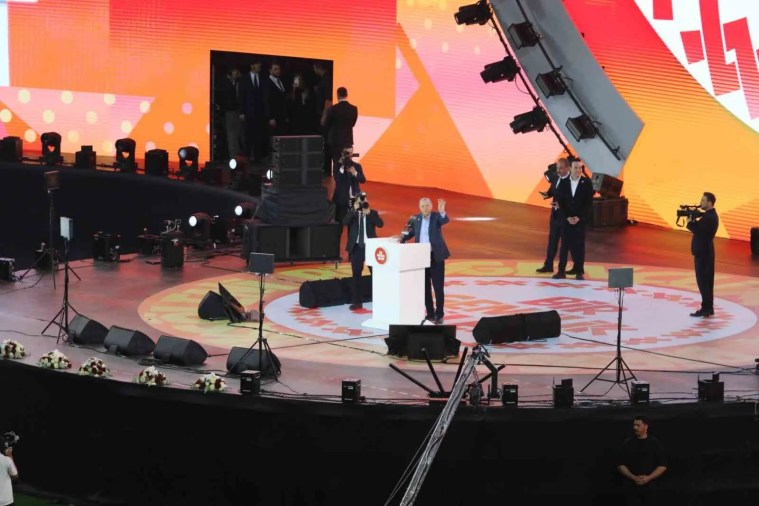 Cumhurbaşkanı Erdoğan Gençlere Seslendi: "Kifayetsizlere Asla Prim Vermeyin"