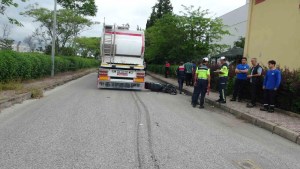 Antalya'da Motosikletli Genç Feci Kazada Hayatını Kaybetti