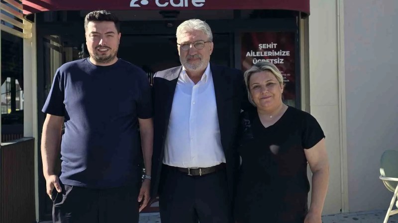 Merih Demiral Karamürsel'de Kafe Açtı: Şehit Ailelerine Ücretsiz Hizmet