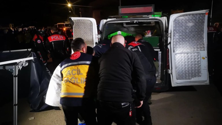 Erzurum'da Cami Önünde Silahlı Saldırı: Bir Kişi Hayatını Kaybetti