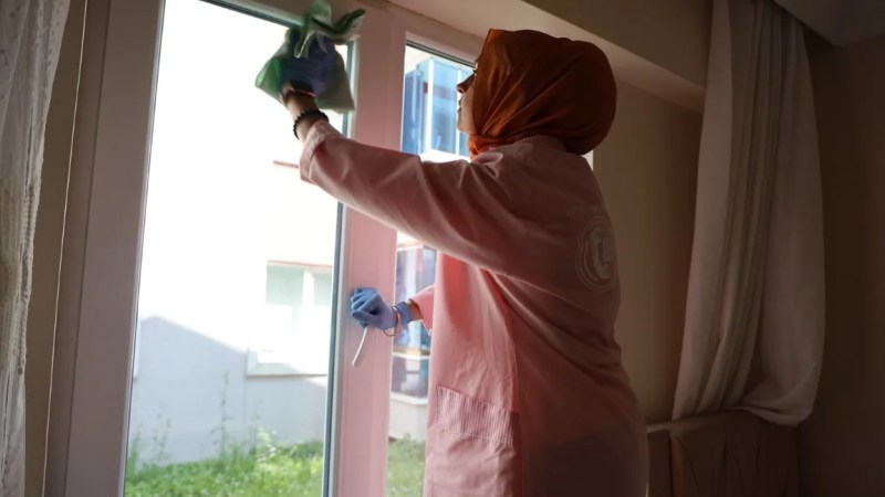 Kartepe'de Alo Evlat Ekipleri Yaşlıları Bayrama Hazırlıyor