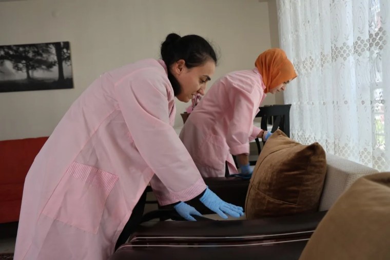 Kartepe'de Alo Evlat Ekipleri Yaşlıları Bayrama Hazırlıyor