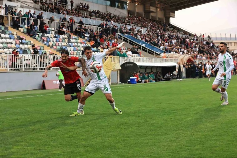 Gölcükspor Beş Yıl Sonra TFF 3. Lig'e Yükseldi