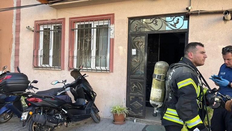 Kocaeli’de kötü koku gelen evde cansız beden bulundu