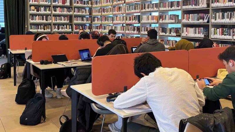 Kütüphanelerin Çalışma Günleri Sınav Dönemi İçin Uzatıldı