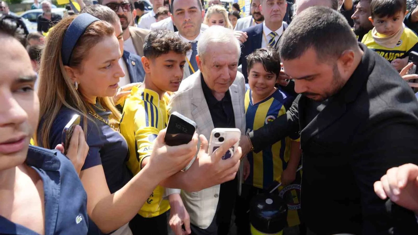 Aziz Yıldırım: İki Santrforla Prensipte Anlaştık