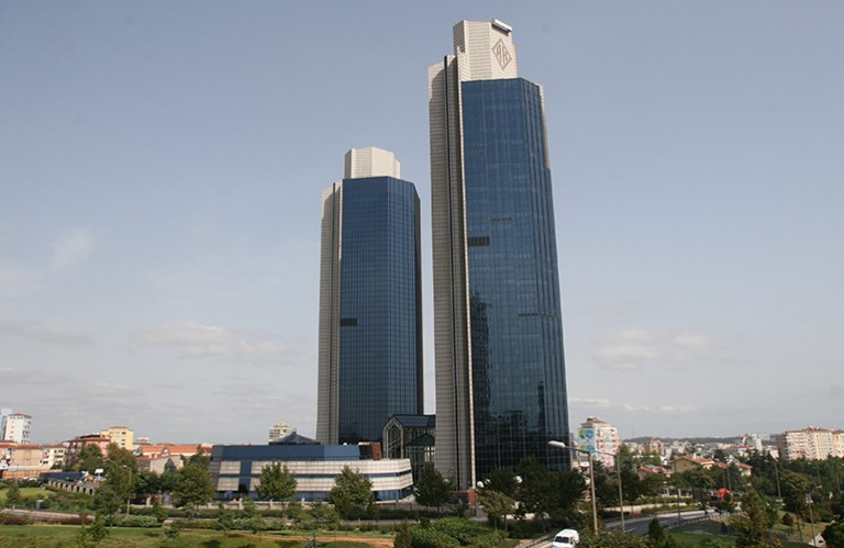 Sabancı Holding’in 2026 Başarısı: 403 Milyar Lira Gelir