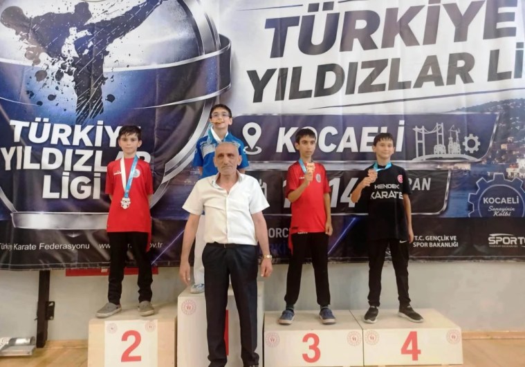 Körfezli karateciler Darıca’da madalyaları topladı
