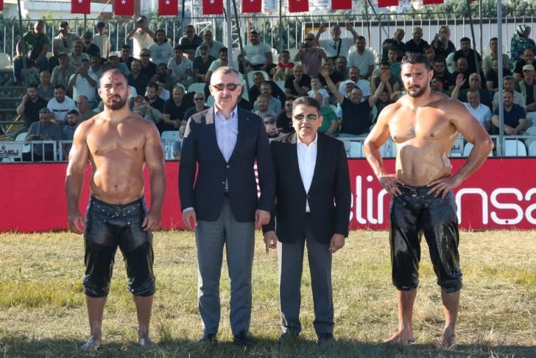 Feyzullah Aktürk altın kemeri kazandı