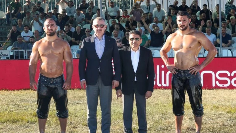 Feyzullah Aktürk altın kemeri kazandı