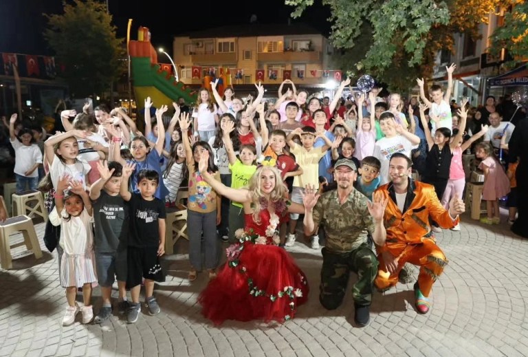 Derince’de mahalle şenlikleri başladı!