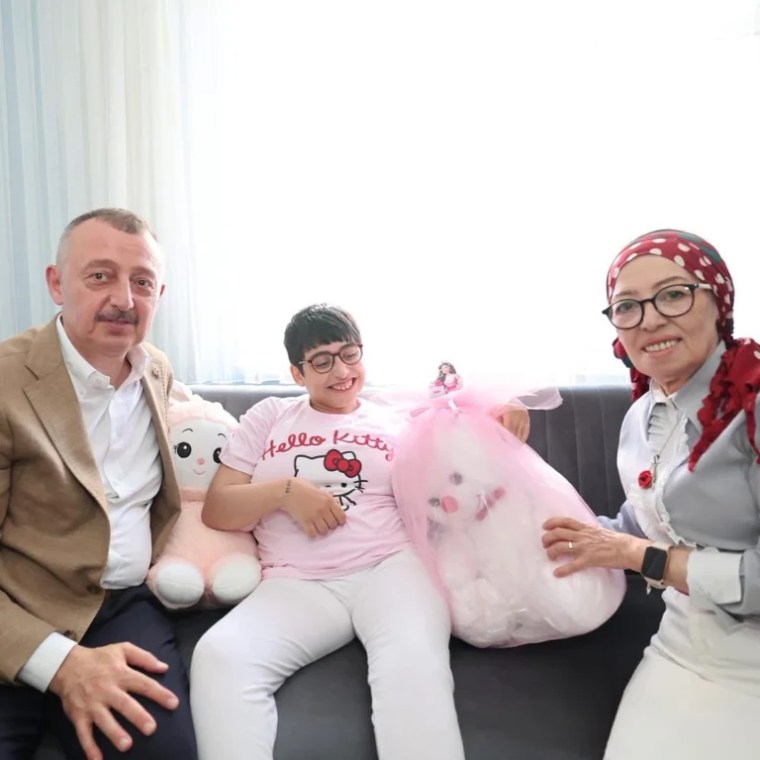 Başkan Büyükakın’dan Zeynep Asya’ya doğum günü sürprizi