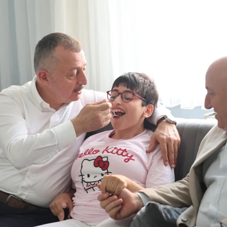 Başkan Büyükakın’dan Zeynep Asya’ya doğum günü sürprizi