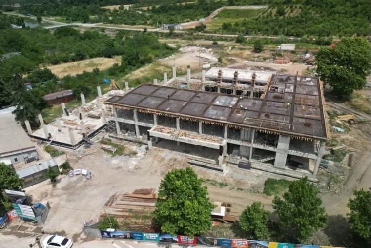 Gölcük’e FIFA standartlarında spor kompleksi