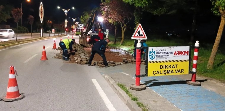 İzmit 17 Ağustos Bulvarı baştan sona yenileniyor