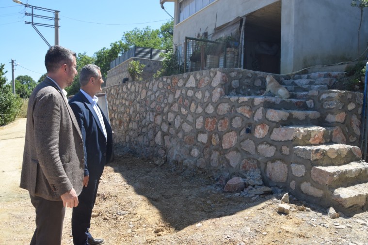 Akmeşe’de yol ve taş duvar çalışmaları hız kesmiyor