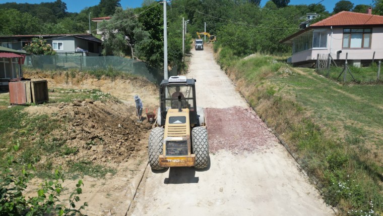 Akmeşe’de yol ve taş duvar çalışmaları hız kesmiyor