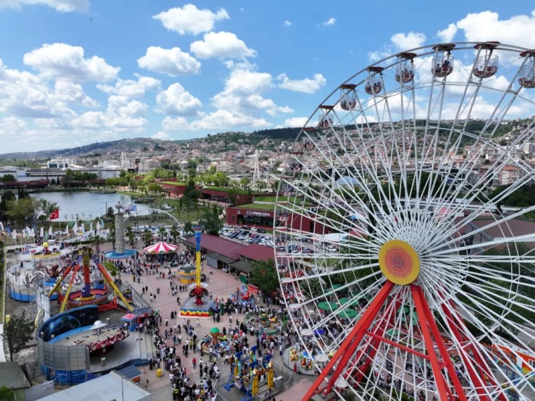 Karneval’da lunapark keyfi ücretsiz