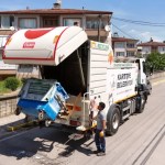 Kartepe’de bayram sonrası temizlik hızlandı