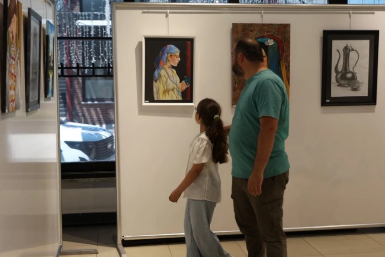 Kartepe’de ‘Ahenk’ resim sergisi açıldı