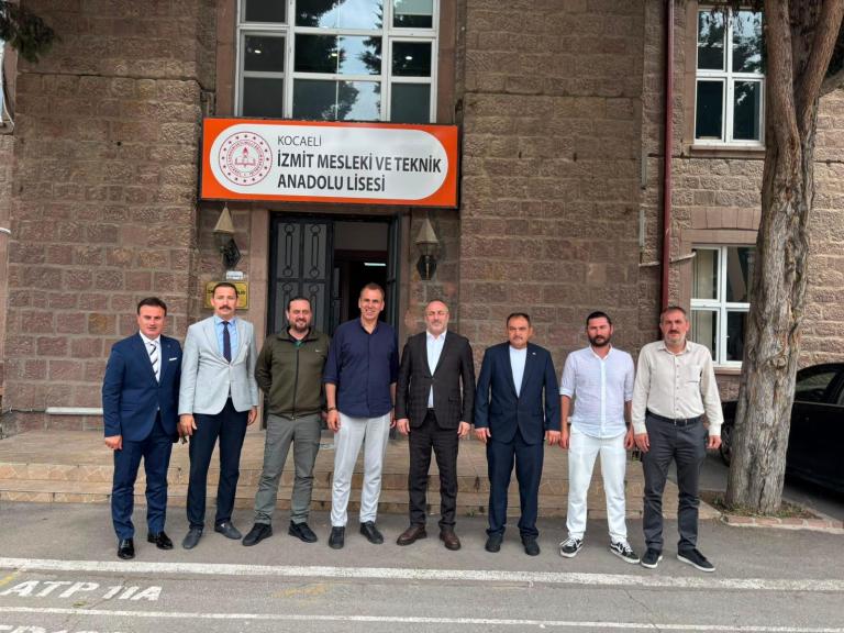 MHP İzmit’ten merkez okullarına ziyaret