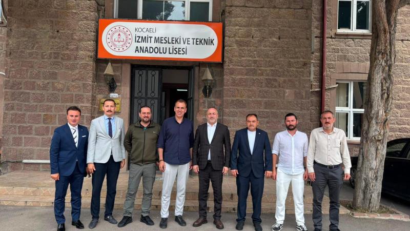 MHP İzmit’ten merkez okullarına ziyaret