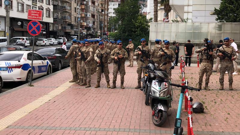 Kocaeli’de rüşvet ve tefecilik operasyonunda 16 şüpheli adliyeye sevk edildi