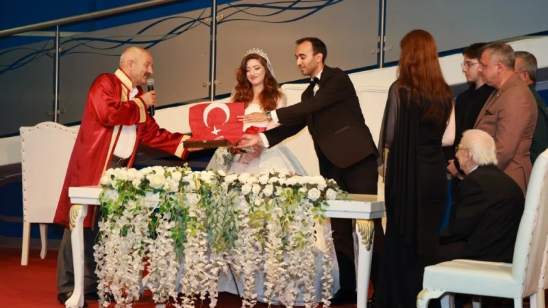 Sultan Abdülhamid Han'ın torunu evlendi! - 2. görsel