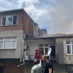 Kocaeli'de Yangın: Anne ve Bebeği Balkonda Mahsur Kaldı