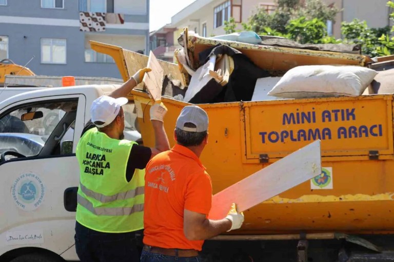 Darıca'da yaz temizliği hız kesmiyor