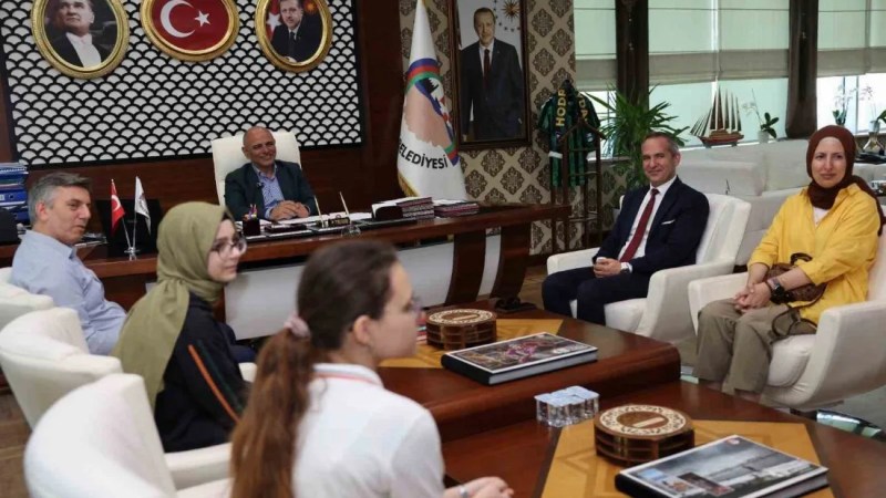 Başkan Söğüt'ten öğrencilere destek!