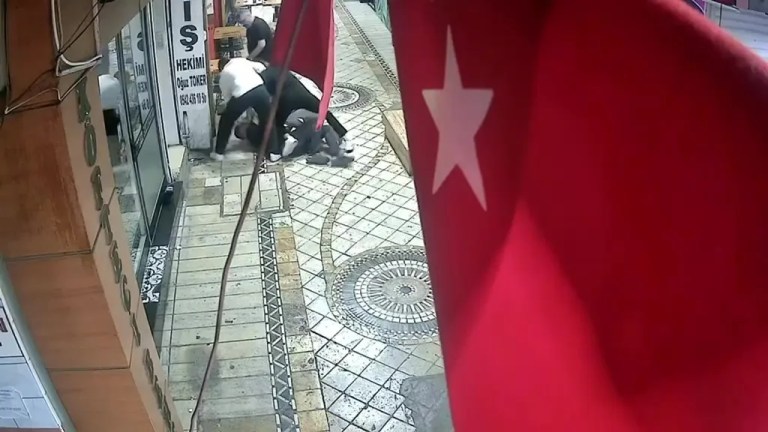 İzmit'te kan donduran dayak!