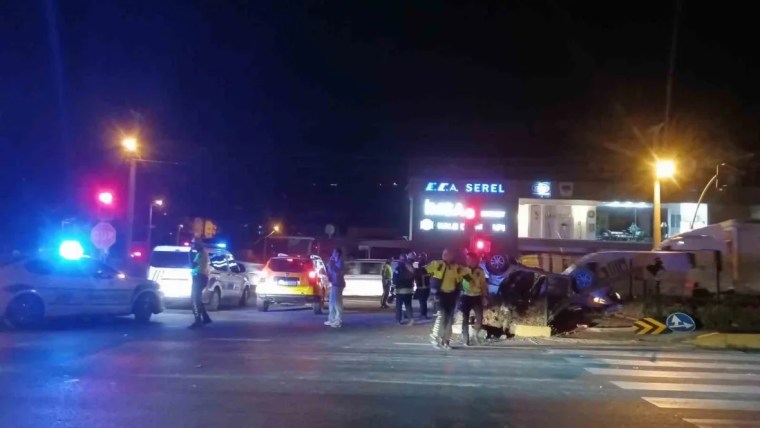 Karamürsel'de feci kaza: 4 yaralı!