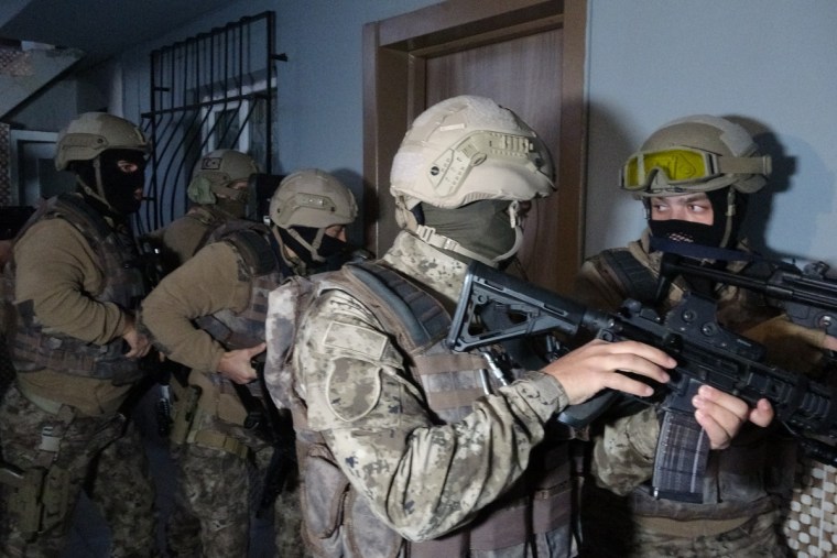 Kocaeli dahil 8 ilde terör operasyonu: 39 gözaltı
