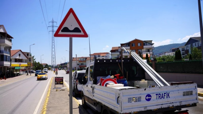 Kocaeli'de 5 binden fazla trafik levhası yenilendi!
