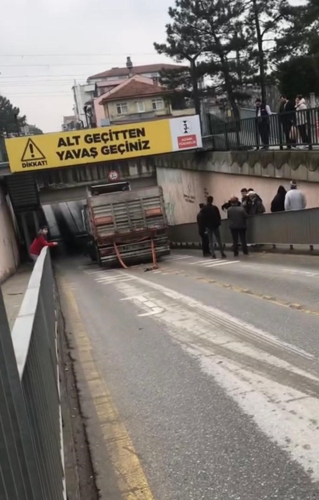 Navigasyon hataları TIR’ları dar sokaklara yönlendiriyor