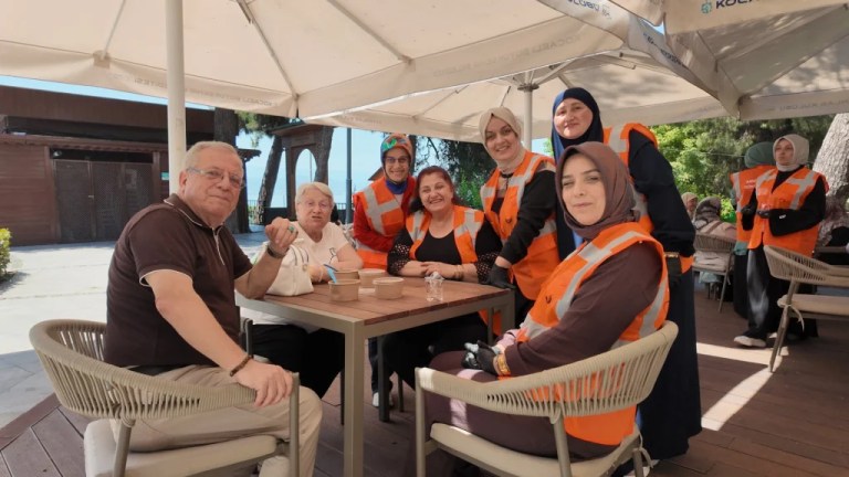 Aşure bereketi Saygınlar Kulübü’ne taşındı