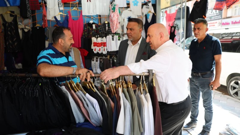 Başkan Bıyık, Darıca sokaklarında esnafla buluştu