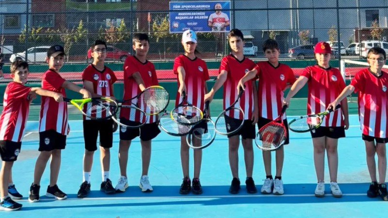 Körfez'de gençlere ücretsiz tenis kursu!