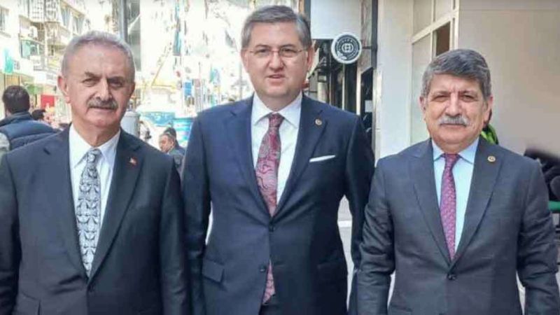 Bizim vekiller CHP’yı bırakıyor!