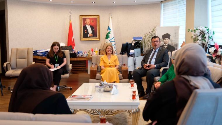 Fatma Kaplan Hürriyet, Halk Günü’nde vatandaşların taleplerini dinledi